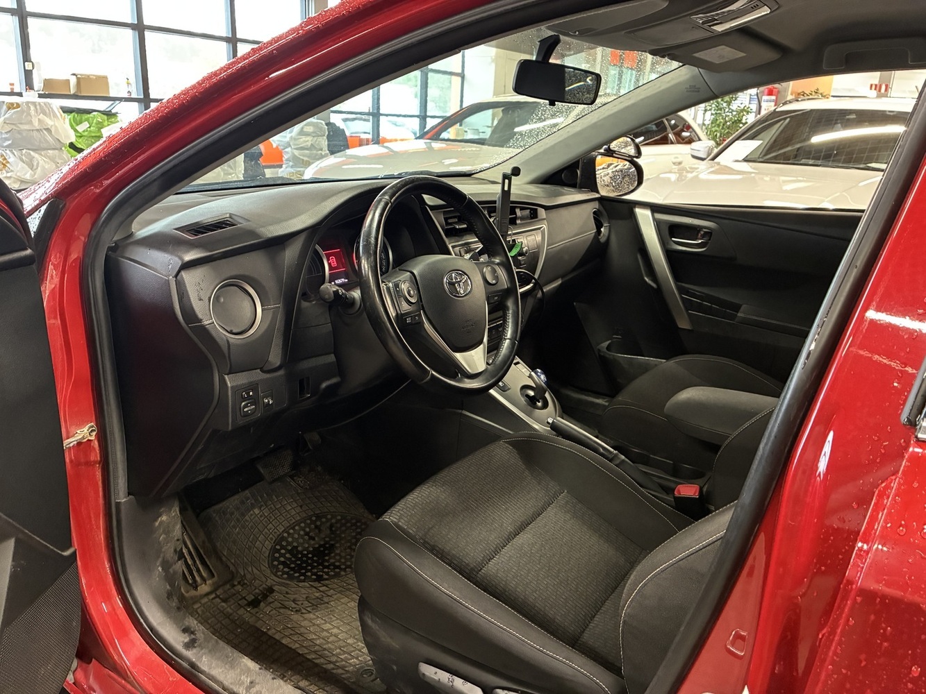 Toyota Auris vaihtoauto