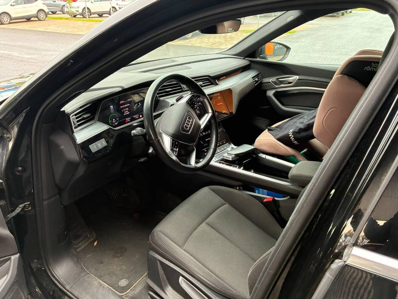 Audi e-tron vaihtoauto