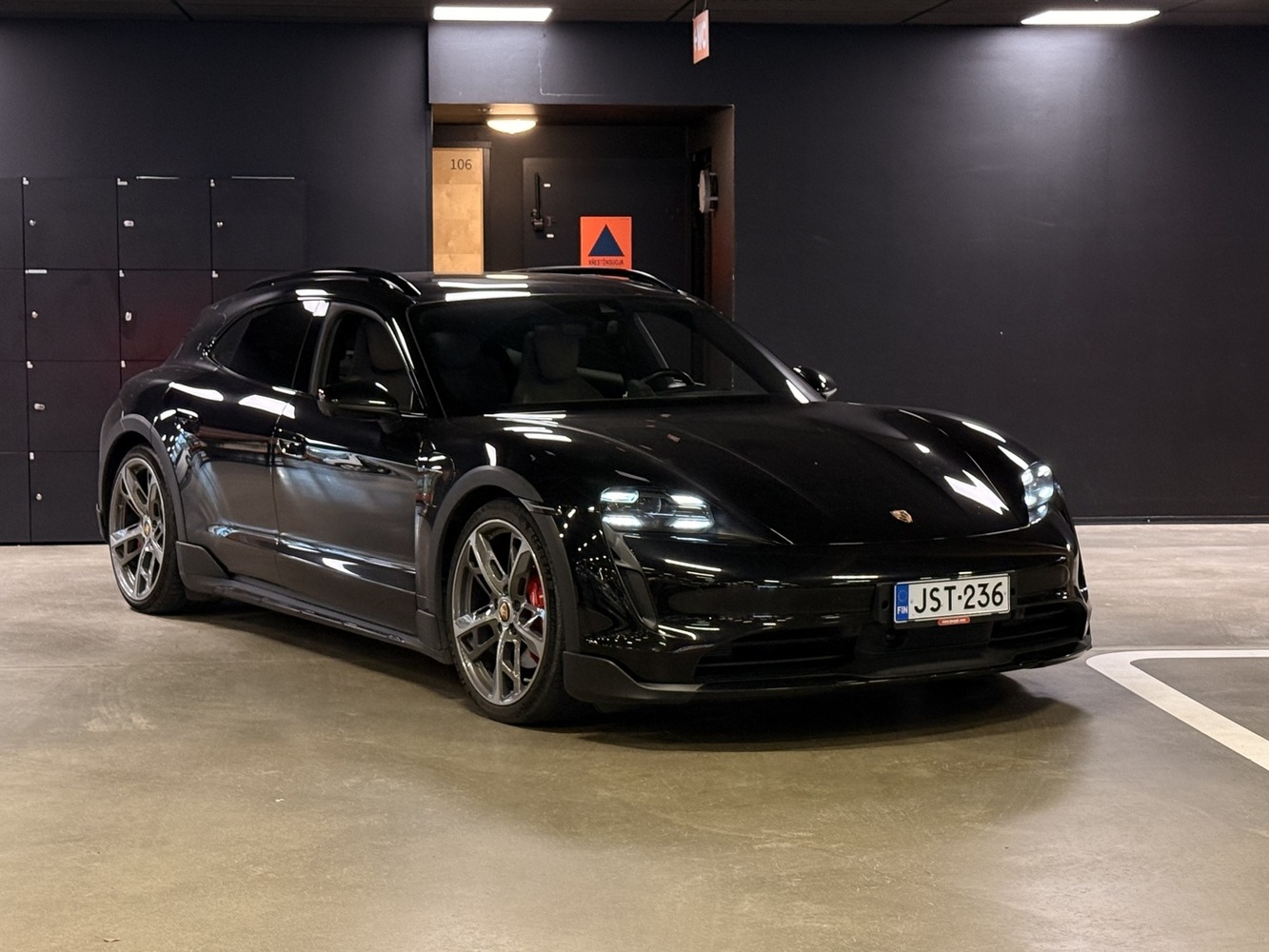 Porsche Taycan vaihtoauto