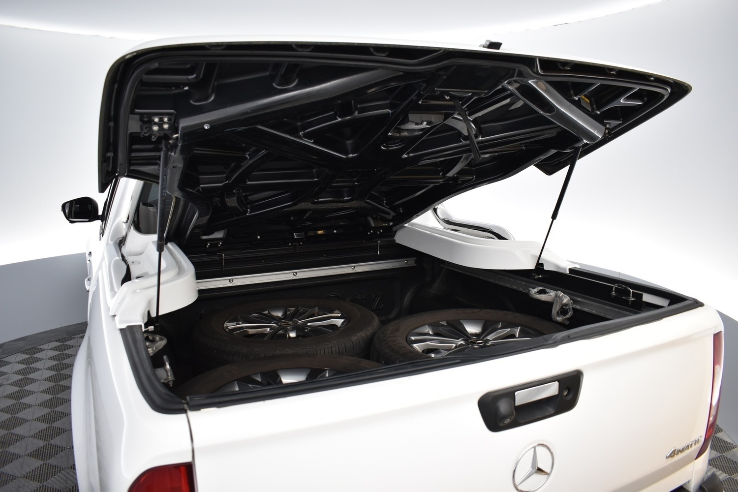 Mercedes-Benz X vaihtoauto