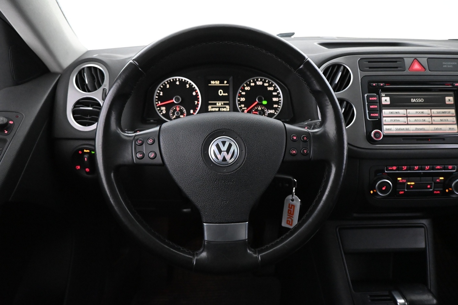 Volkswagen Tiguan vaihtoauto