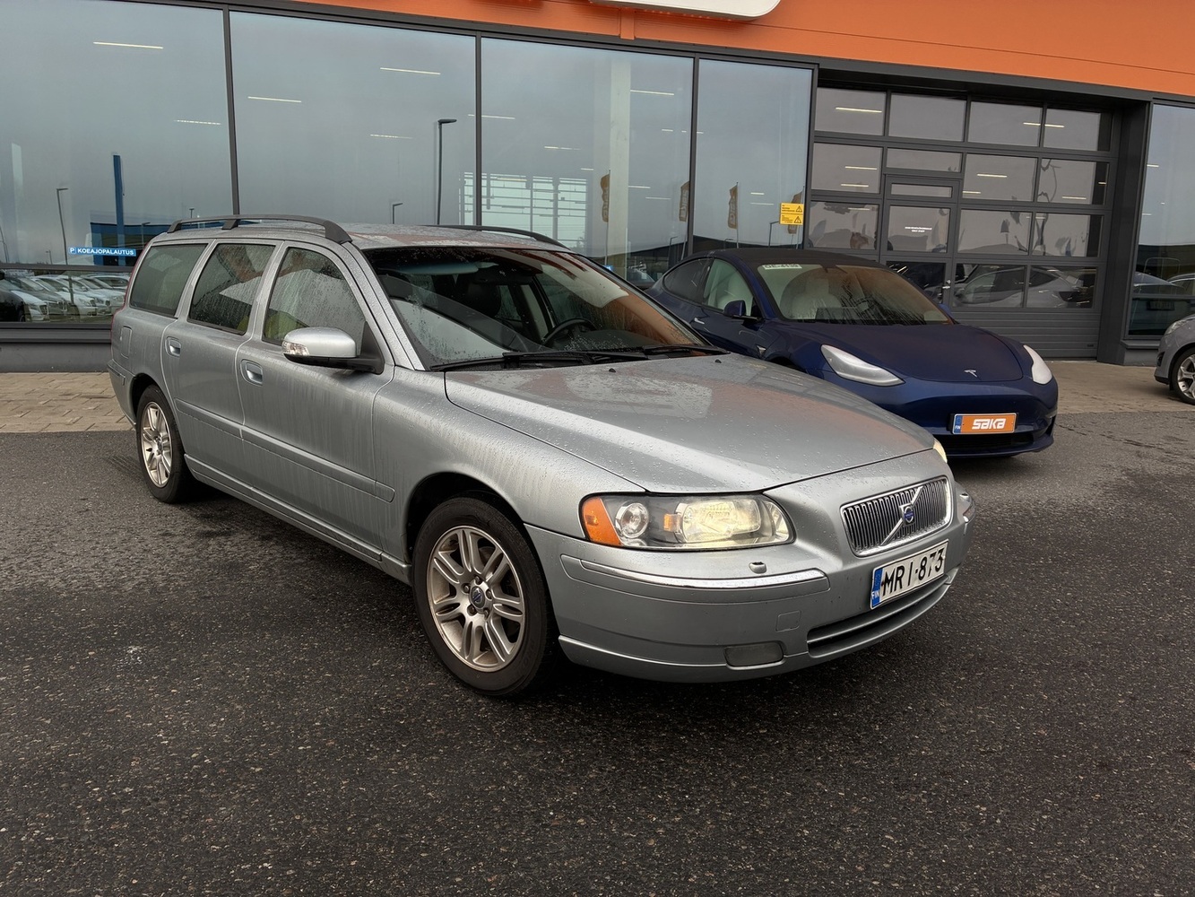 Volvo V70 vaihtoauto