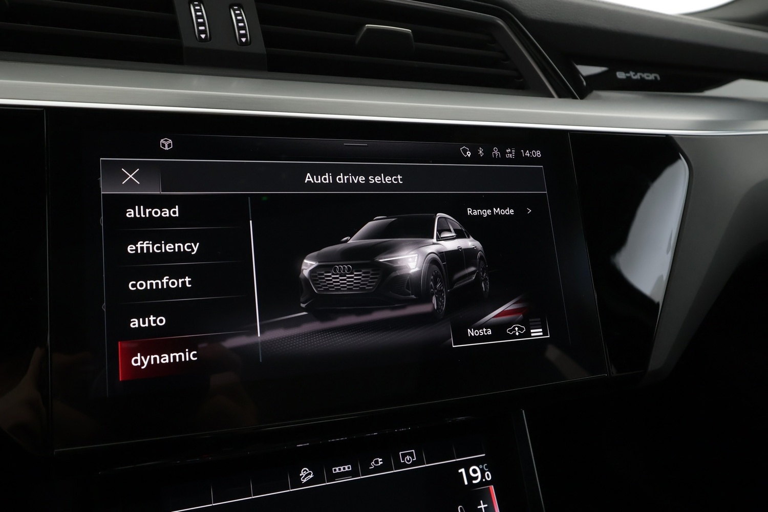 Audi Q8 e-tron vaihtoauto