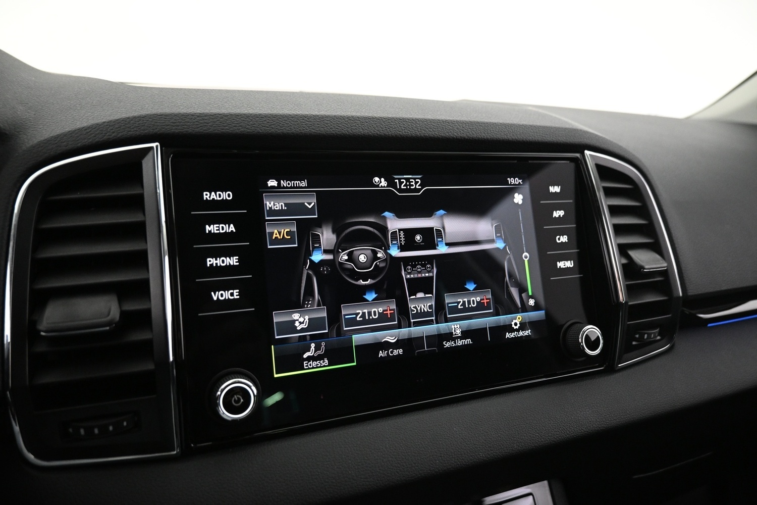 Skoda Karoq vaihtoauto