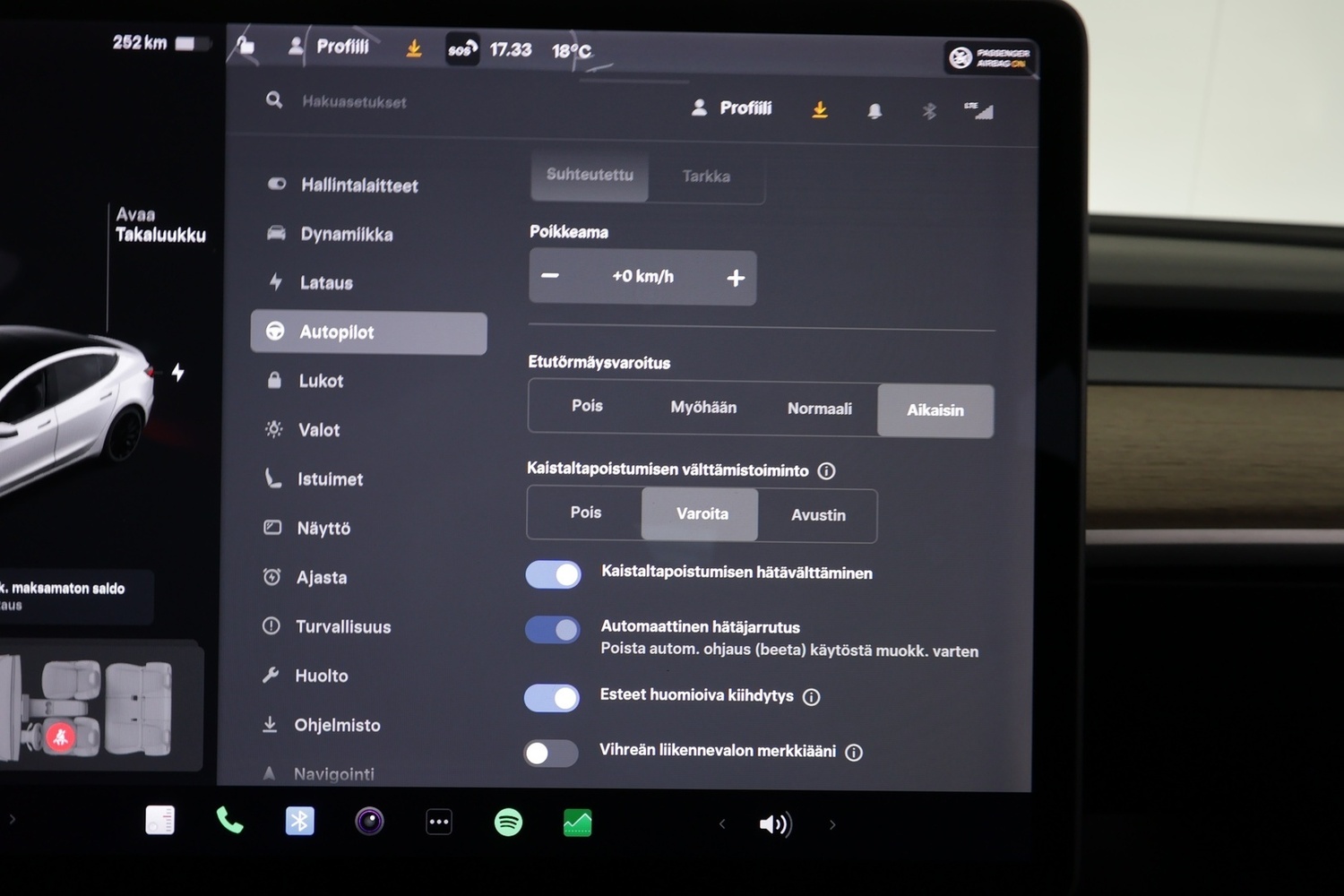 Tesla Model 3 vaihtoauto