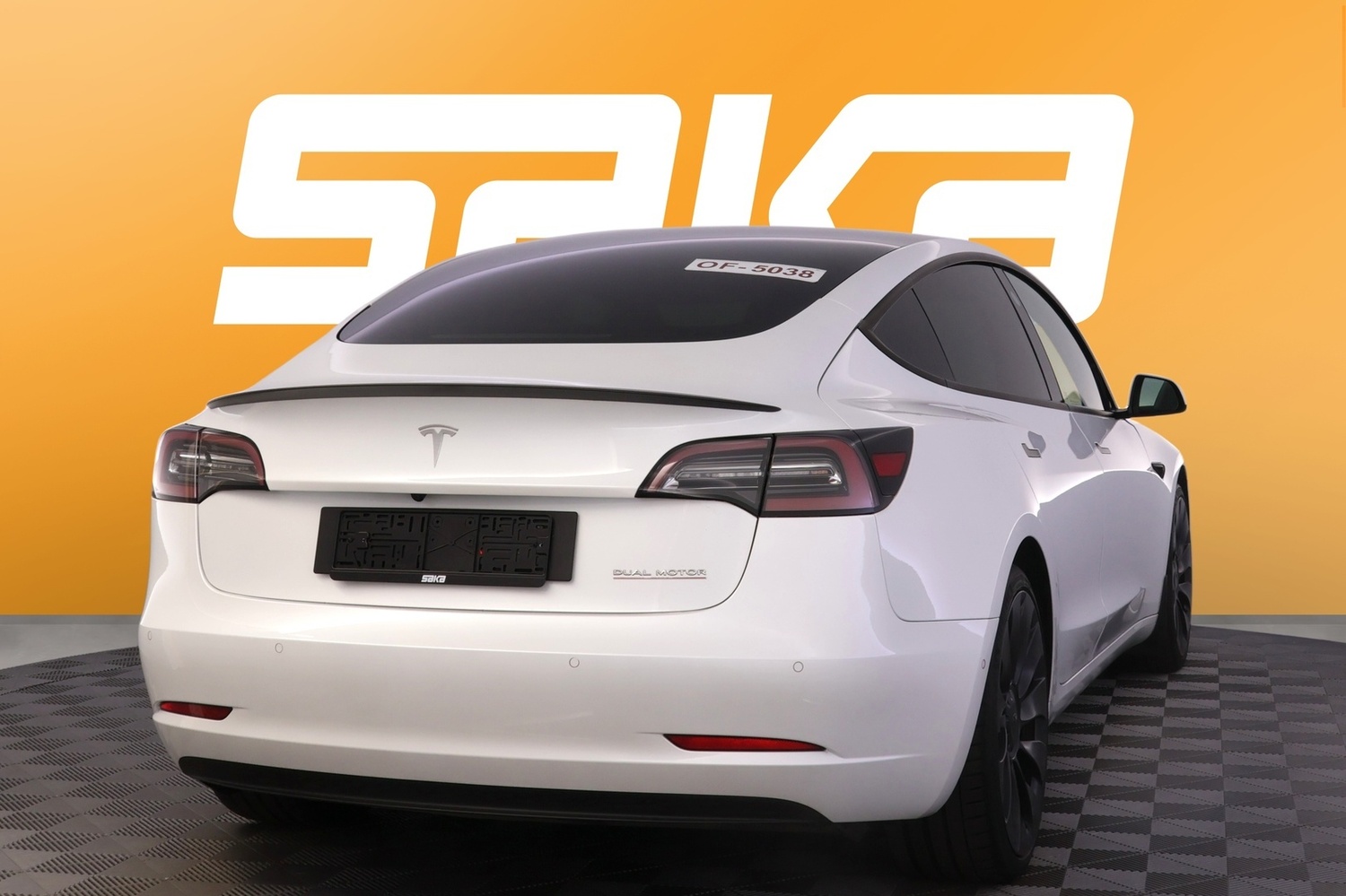 Tesla Model 3 vaihtoauto