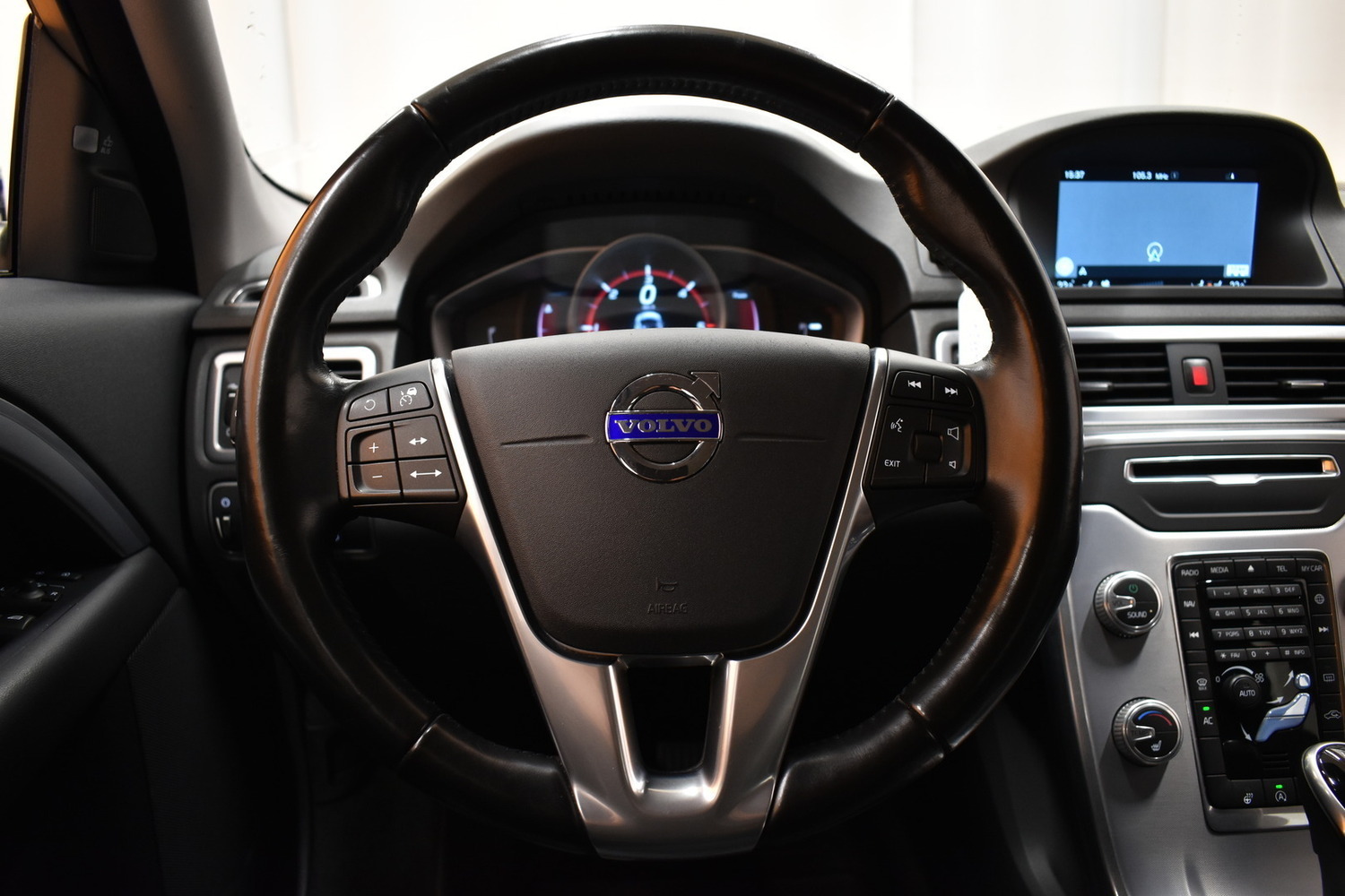 Volvo V70 vaihtoauto