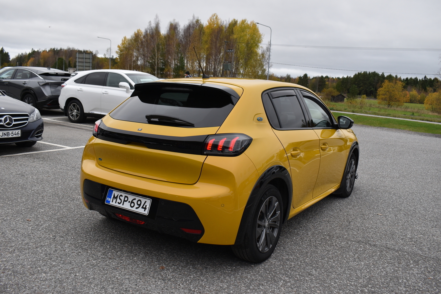 Peugeot e-208 vaihtoauto