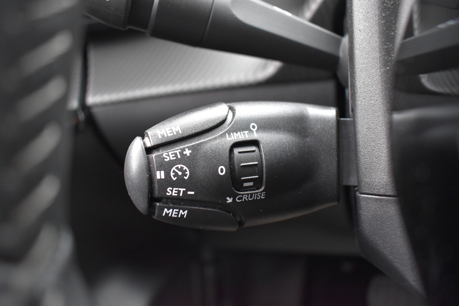 Peugeot e-208 vaihtoauto