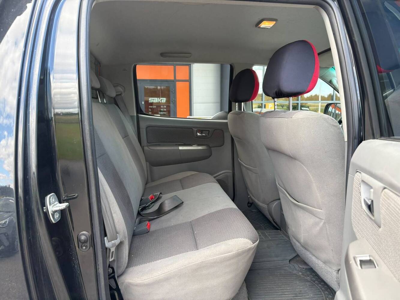 Toyota Hilux vaihtoauto