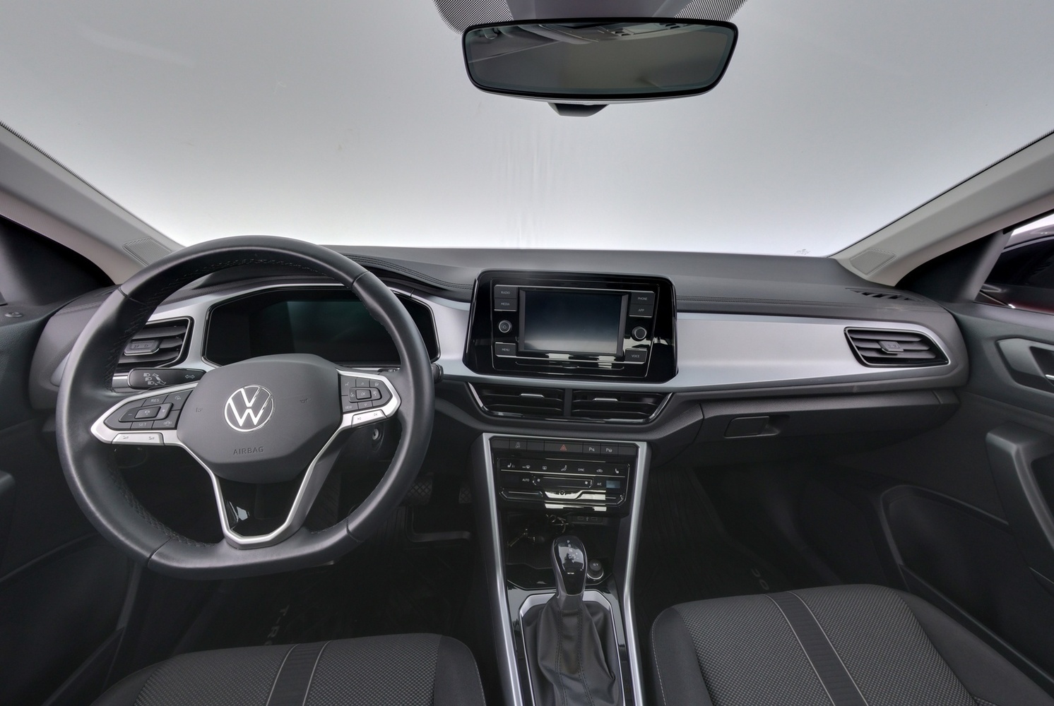 Volkswagen T-Roc vaihtoauto
