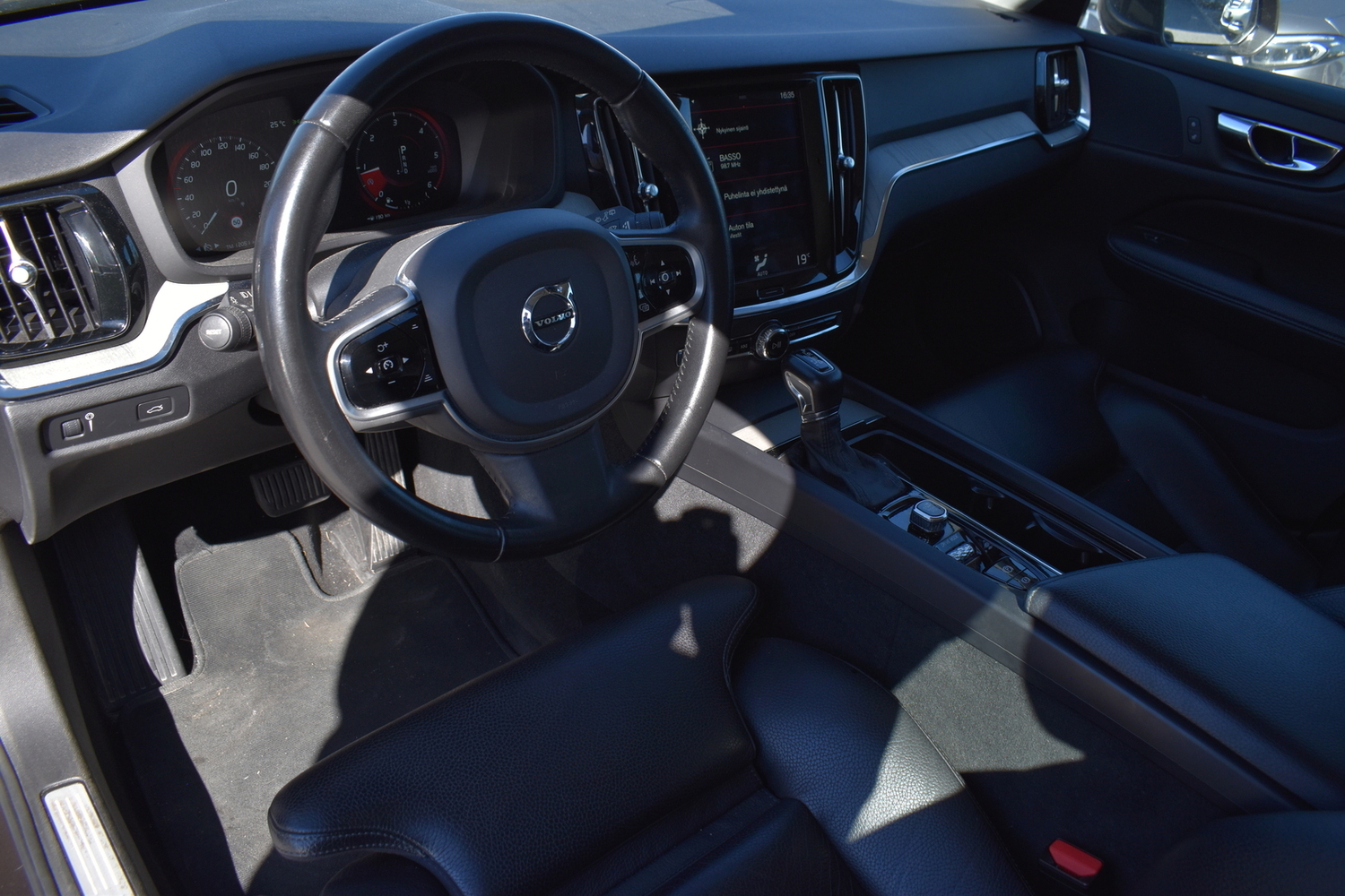 Volvo V60 vaihtoauto
