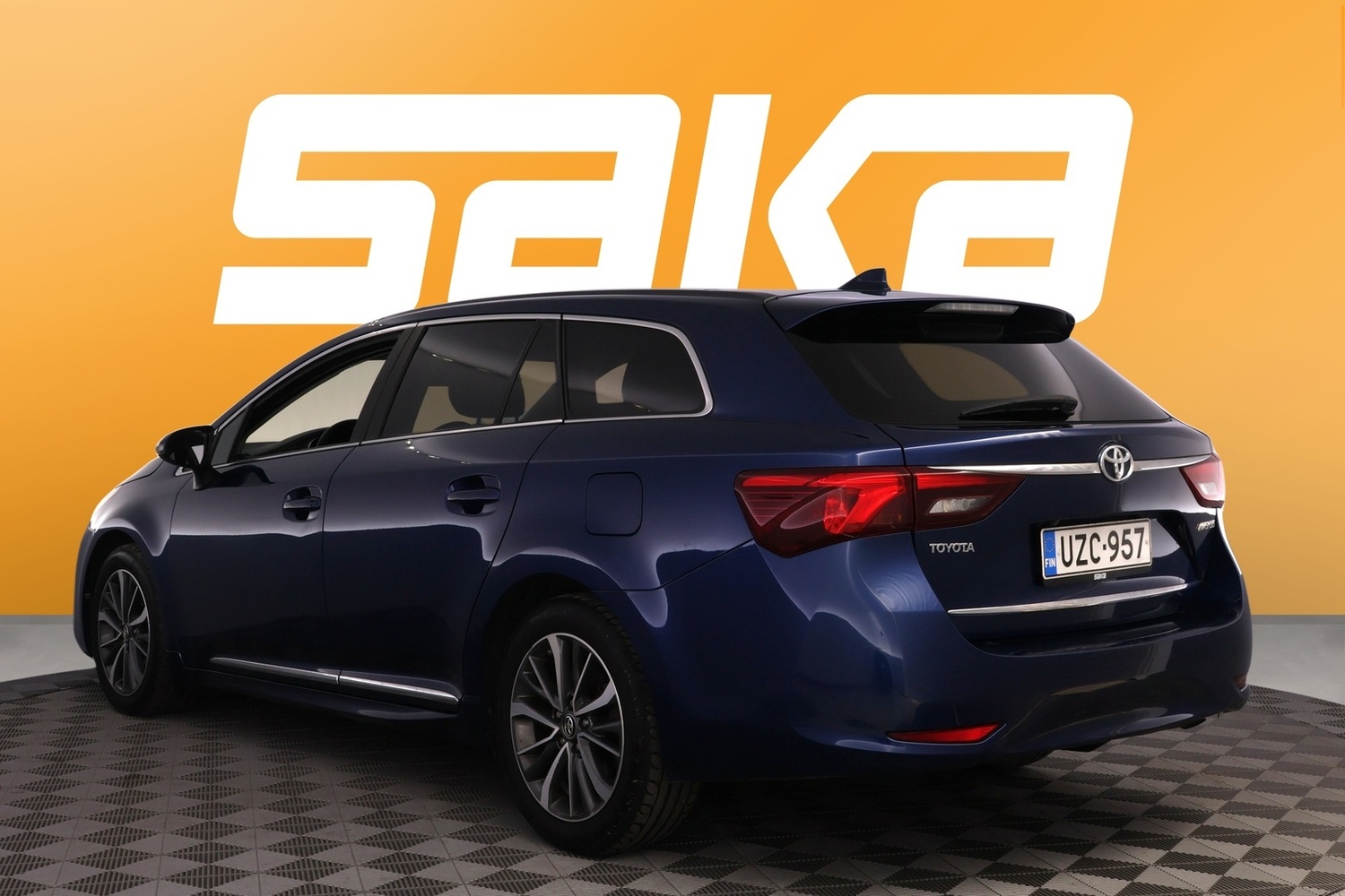 Toyota Avensis vaihtoauto
