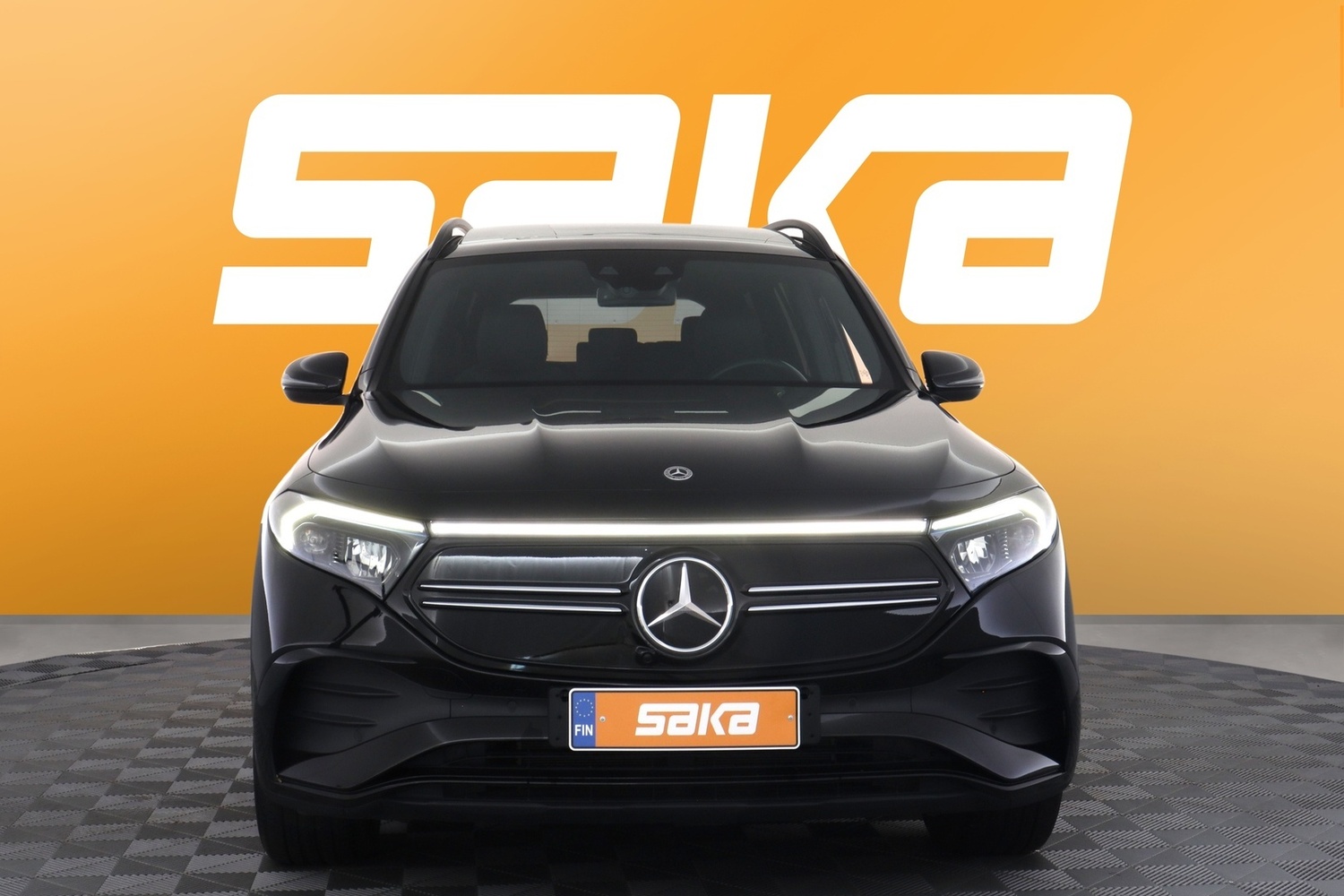 Mercedes-Benz EQB vaihtoauto