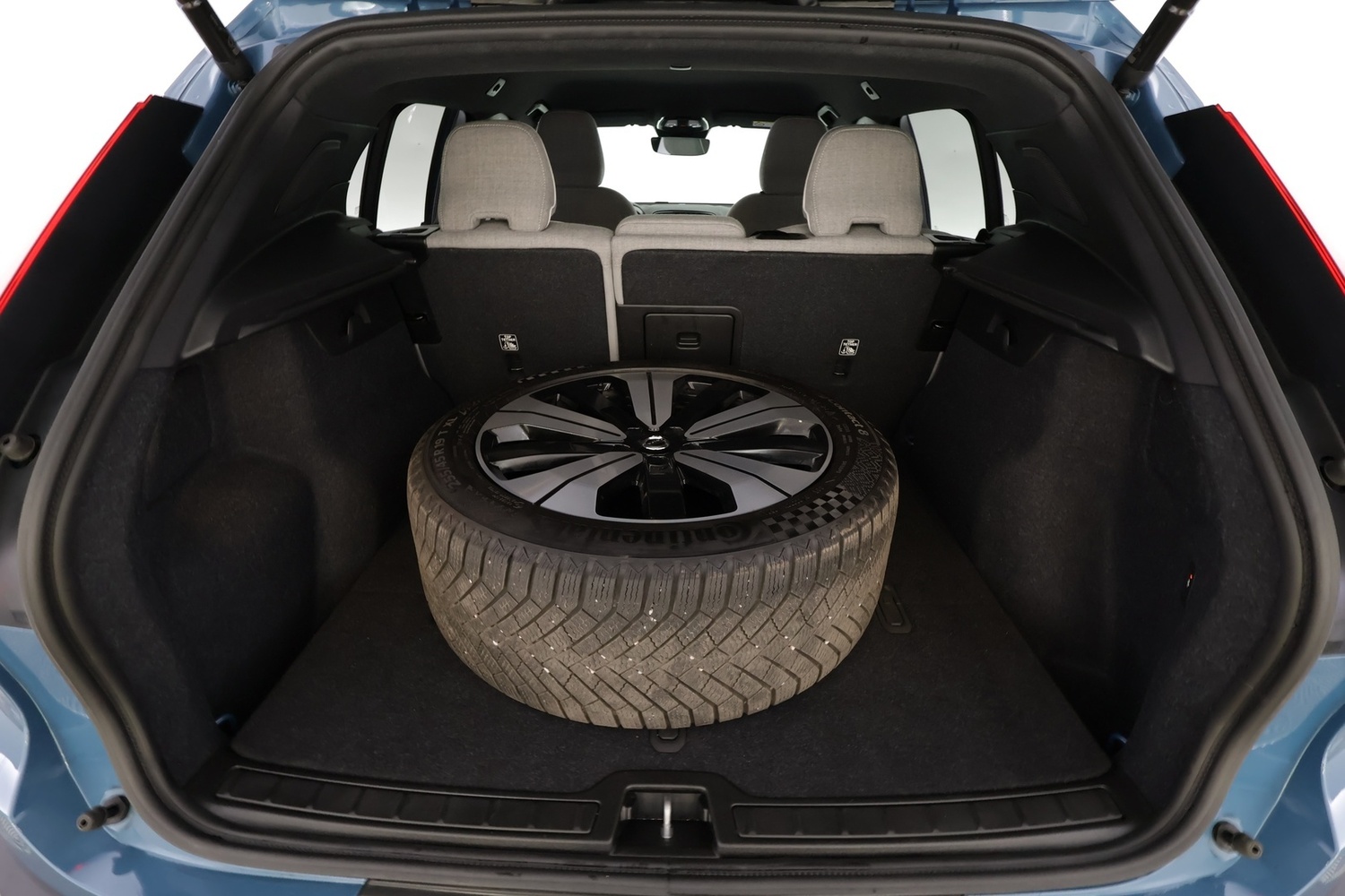 Volvo EX40 vaihtoauto