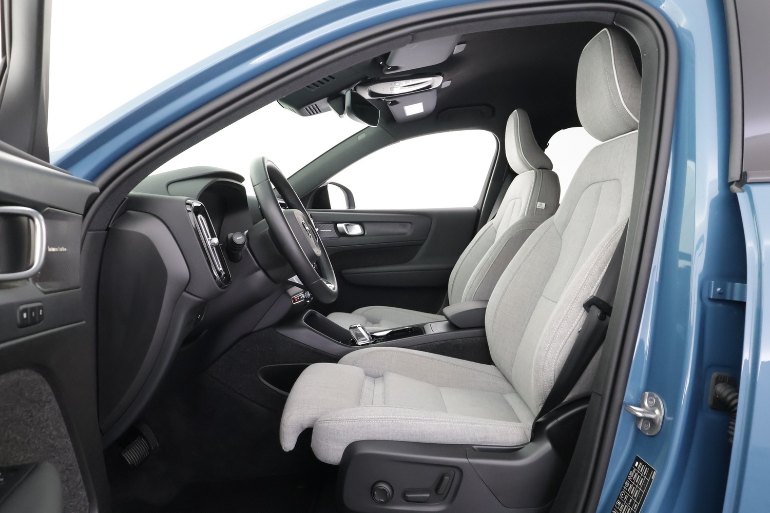 Volvo EX40 vaihtoauto
