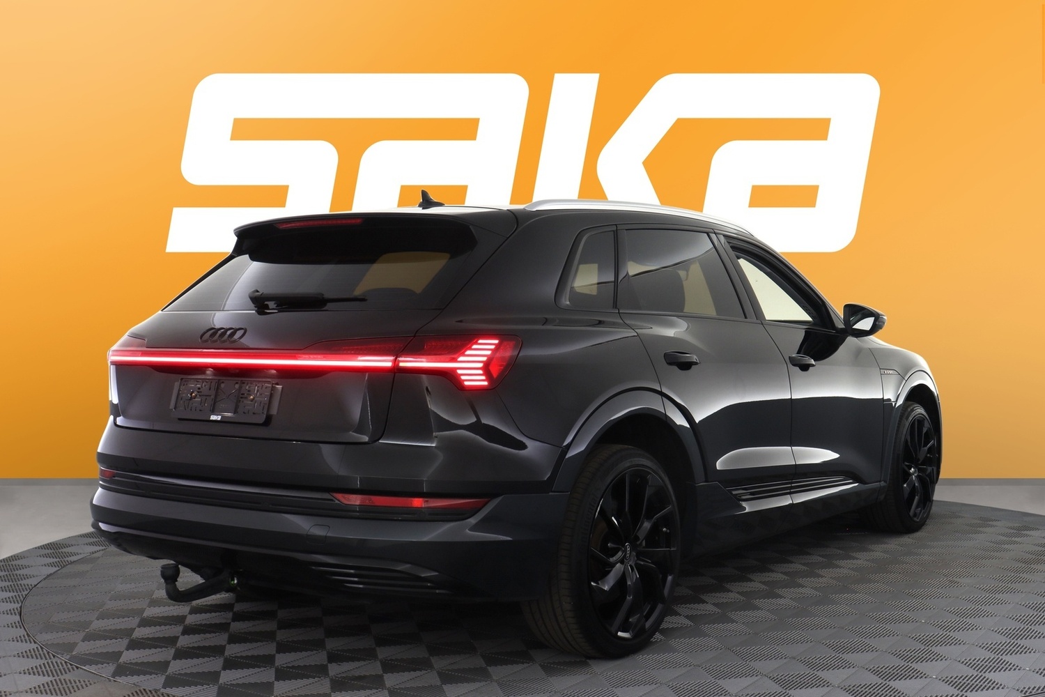Audi e-tron vaihtoauto