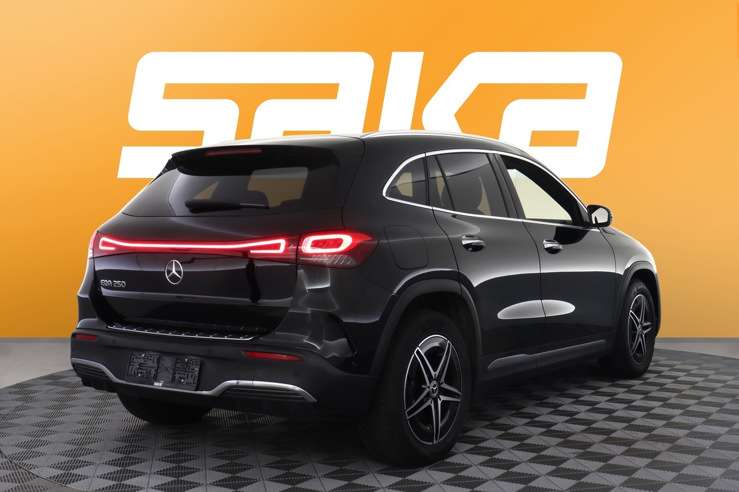 Mercedes-Benz EQA vaihtoauto