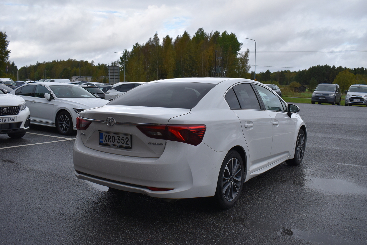 Toyota Avensis vaihtoauto