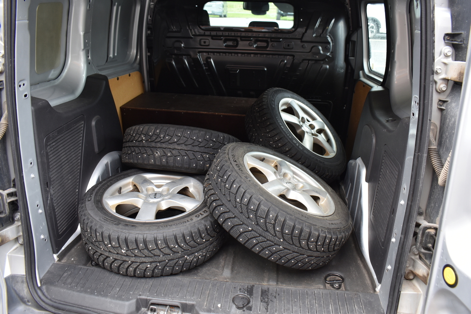 Ford Transit Connect vaihtoauto