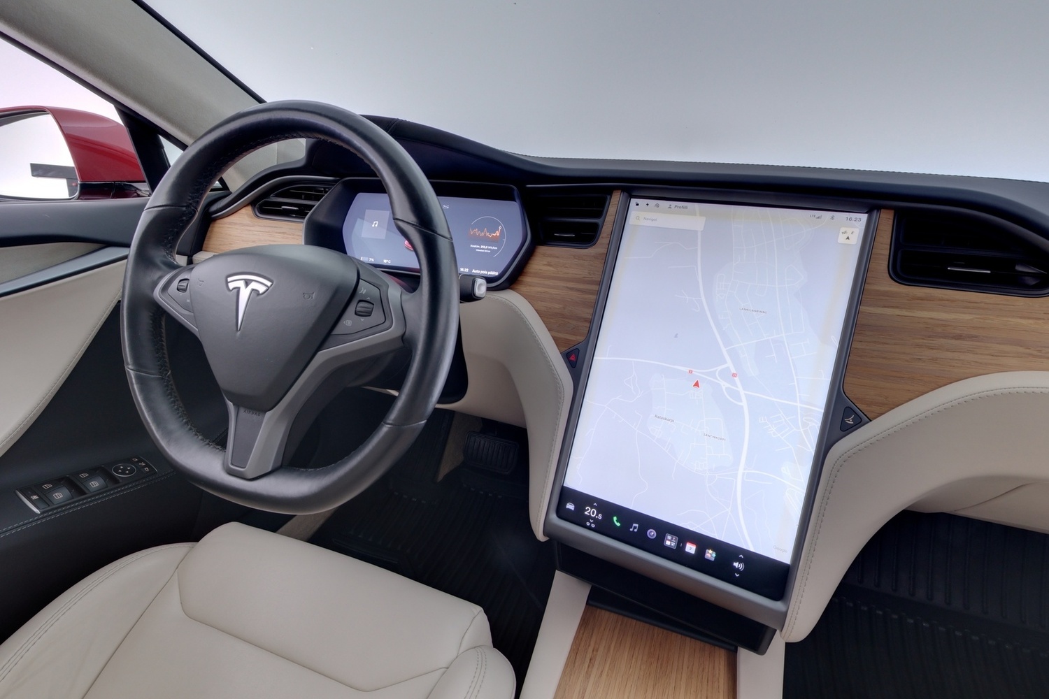 Tesla Model S vaihtoauto