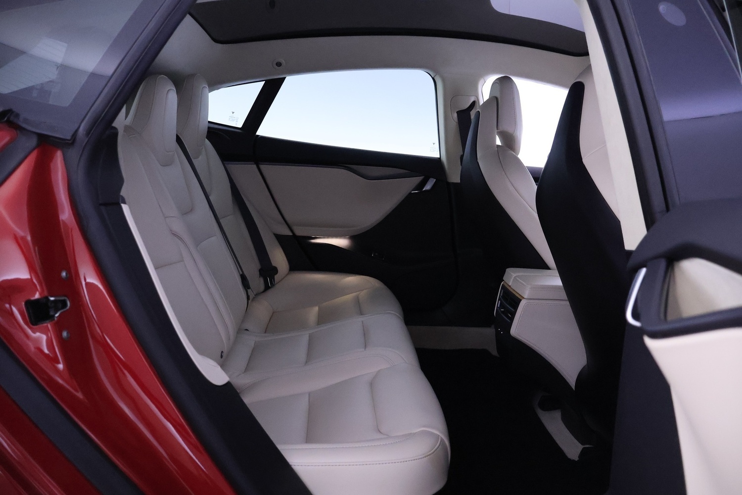 Tesla Model S vaihtoauto