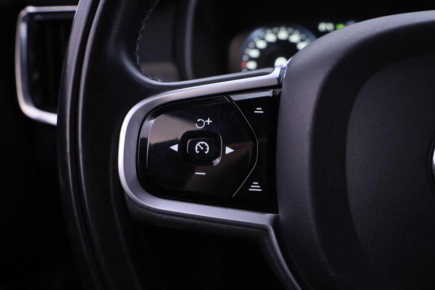 Volvo V90 Cross Country vaihtoauto