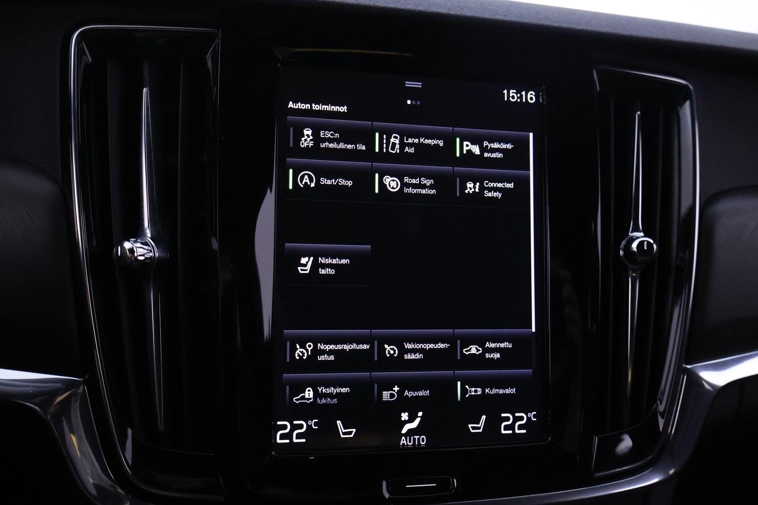 Volvo V90 Cross Country vaihtoauto