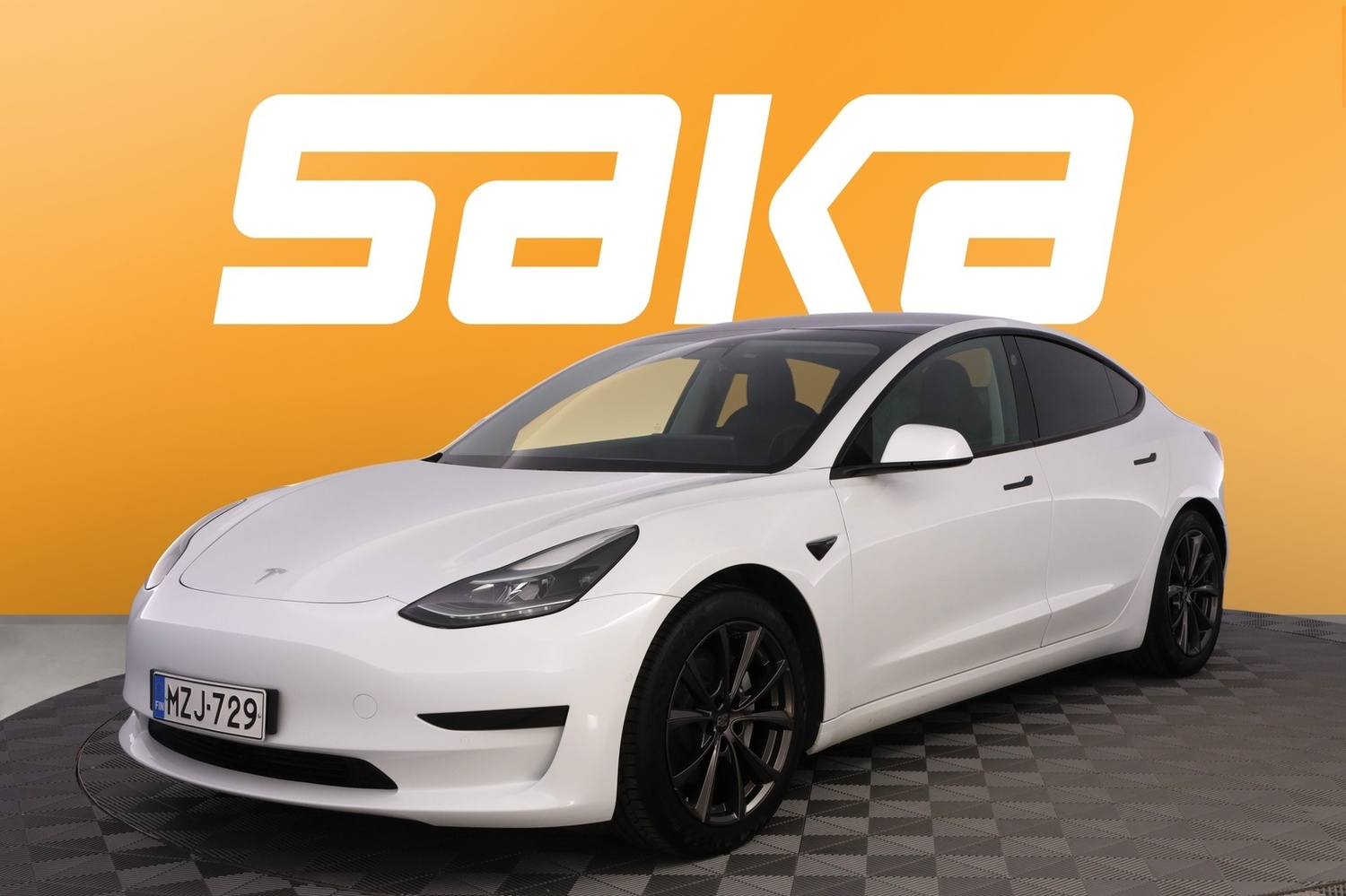 Tesla Model 3 vaihtoauto