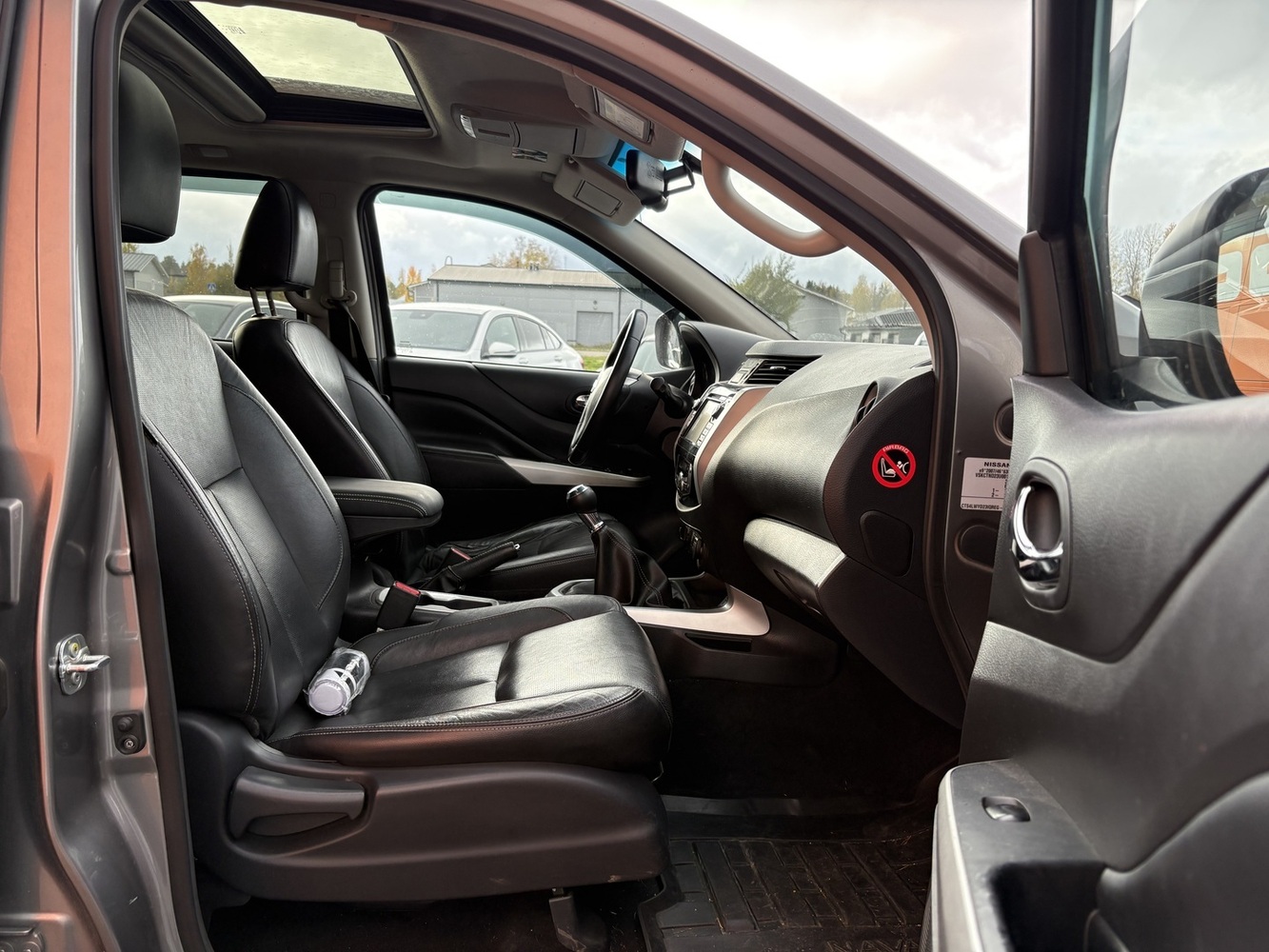Nissan Navara vaihtoauto