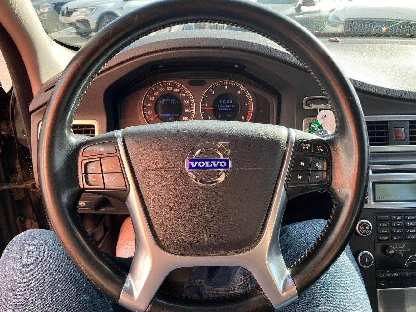 Volvo V70 vaihtoauto