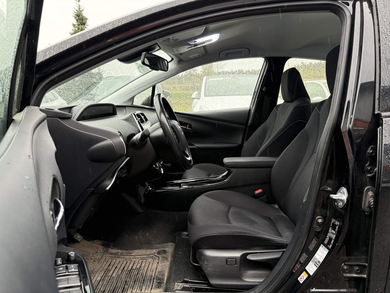 Toyota Prius PHEV vaihtoauto