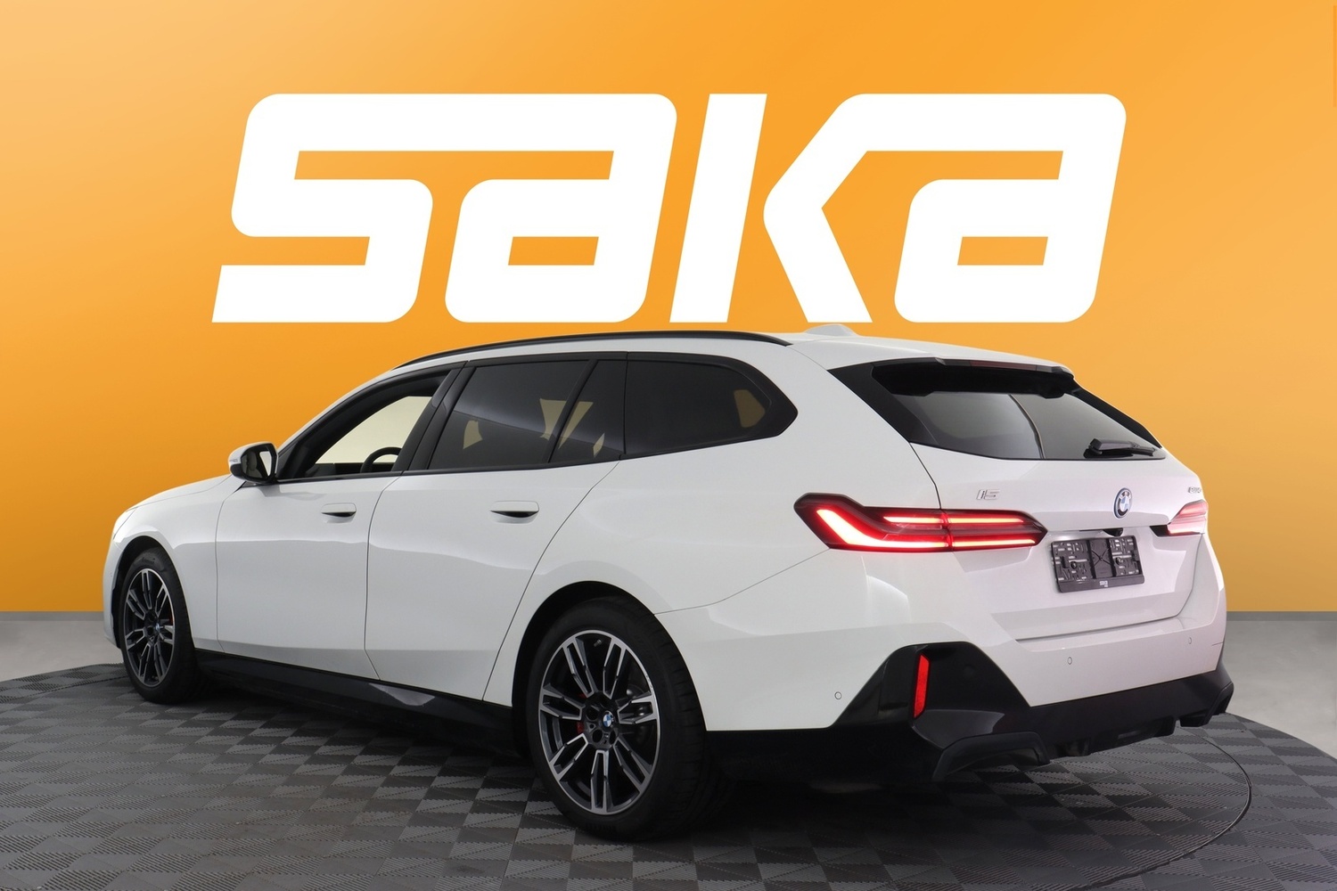 BMW i5 vaihtoauto