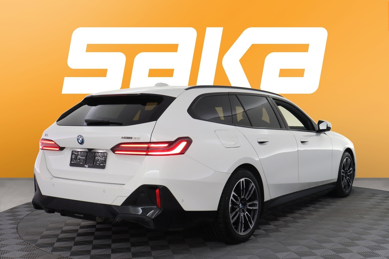 BMW i5 vaihtoauto