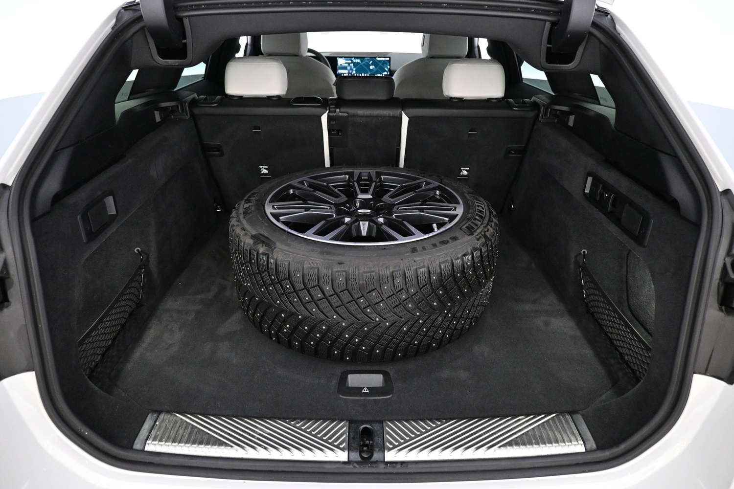 BMW i5 vaihtoauto