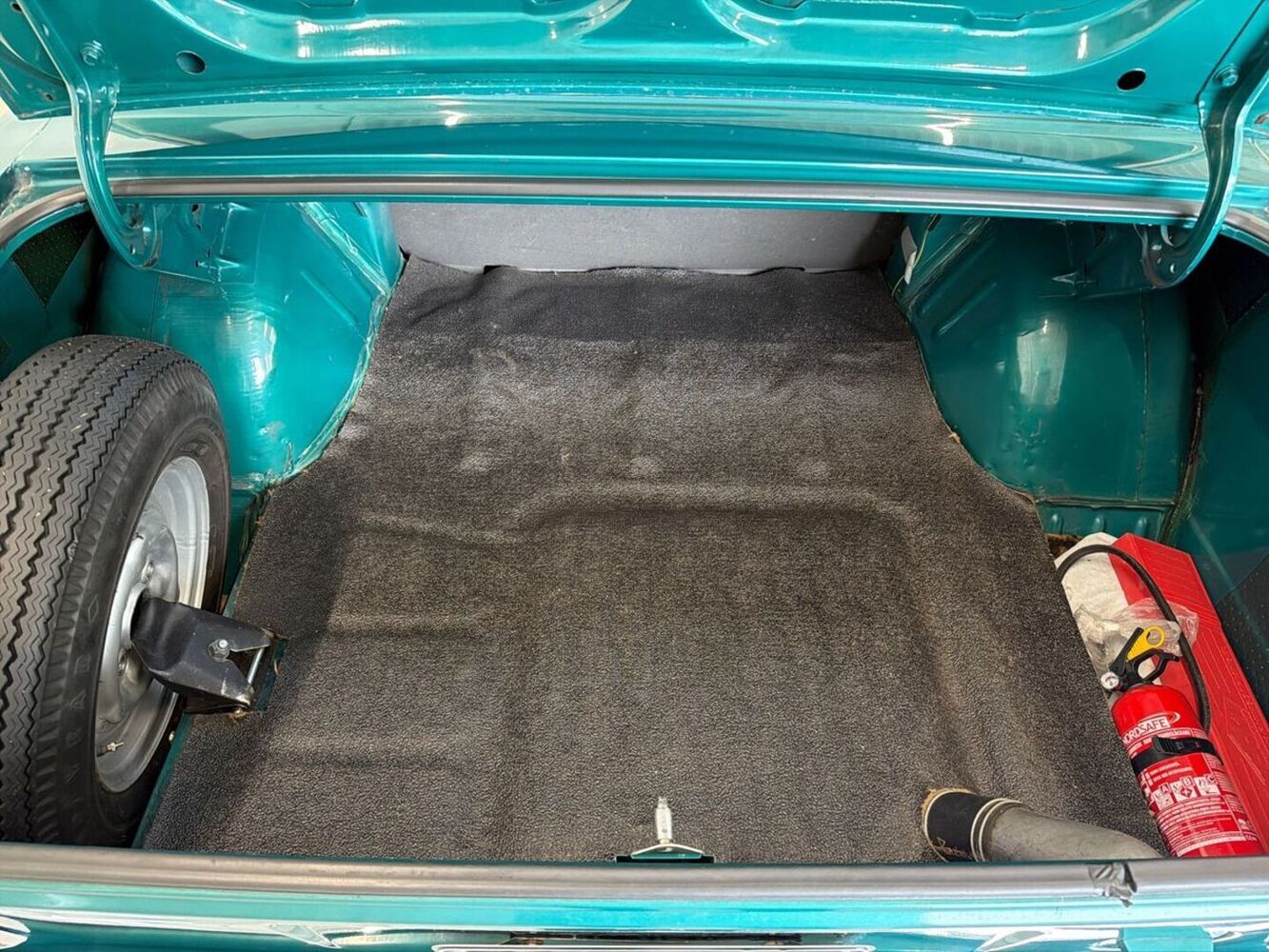 Ford Cortina vaihtoauto
