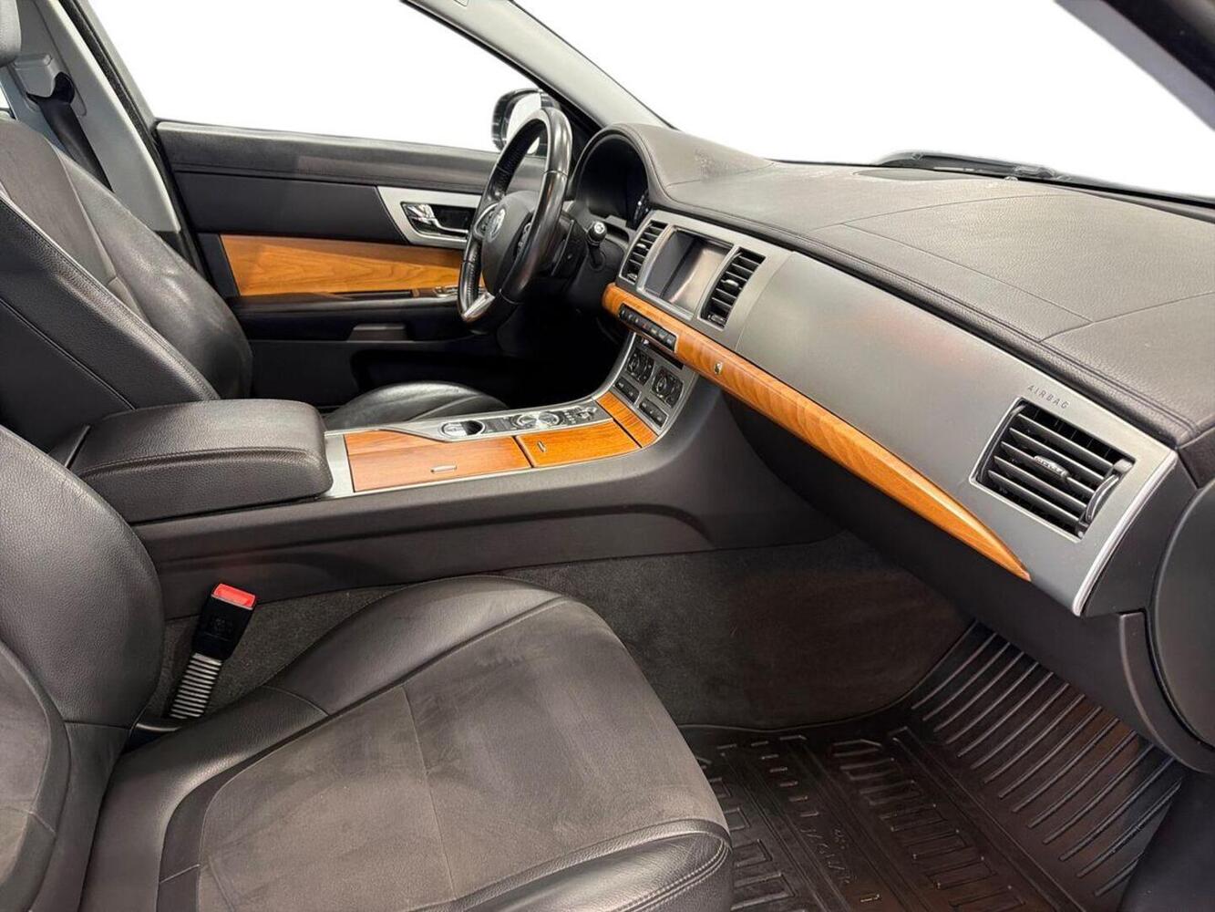 Jaguar XF vaihtoauto
