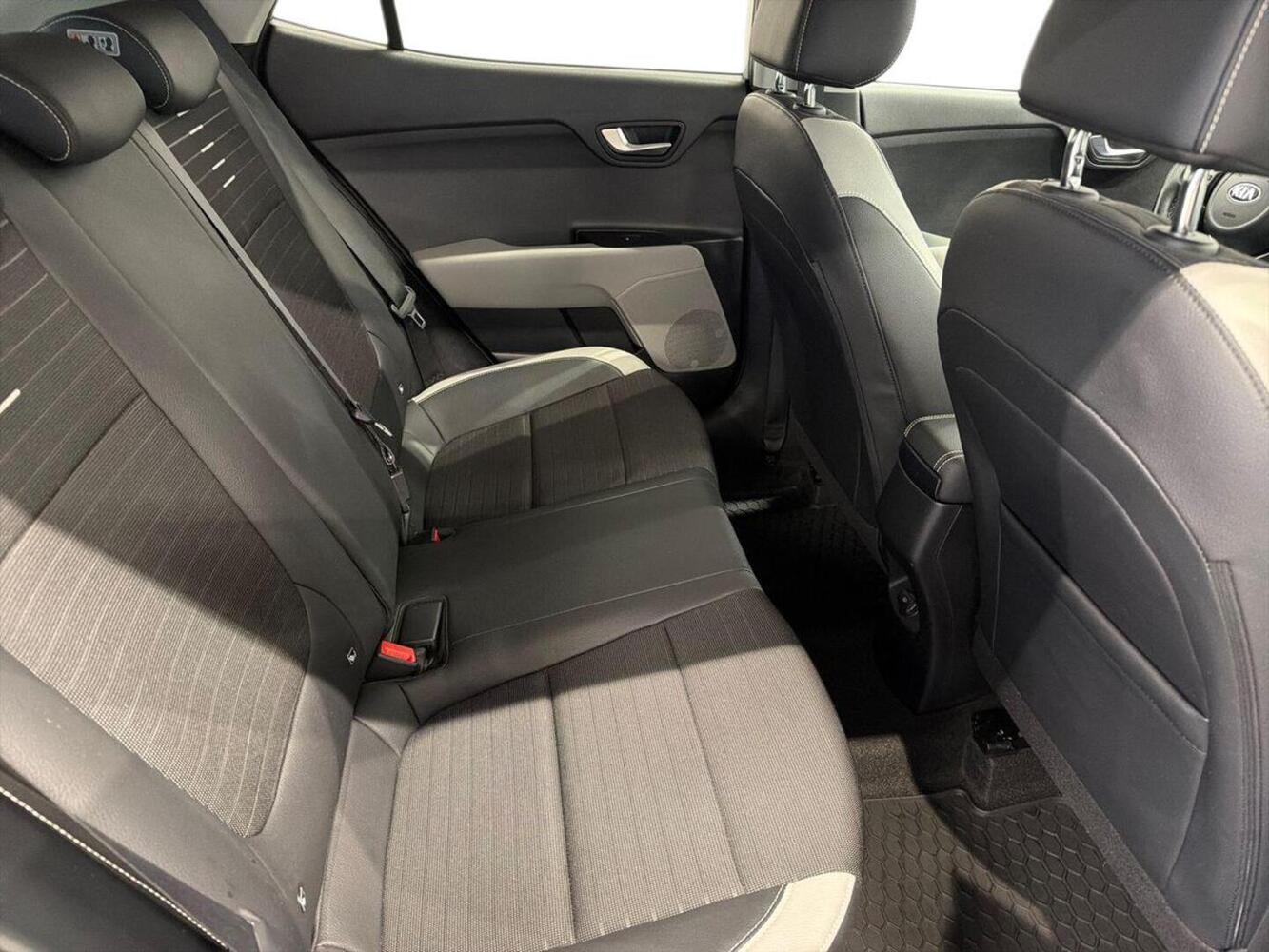 Kia Stonic vaihtoauto