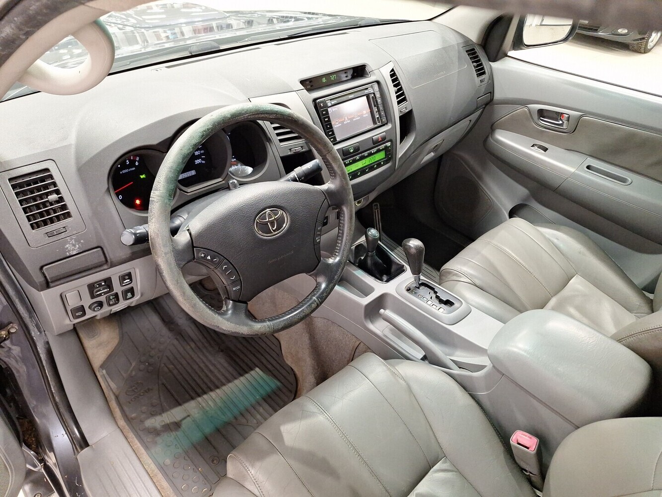 Toyota Hilux vaihtoauto