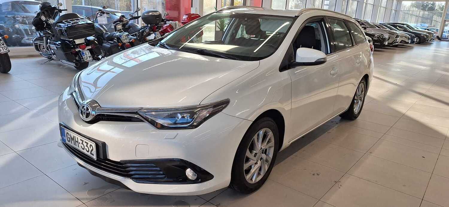 Toyota Auris vaihtoauto