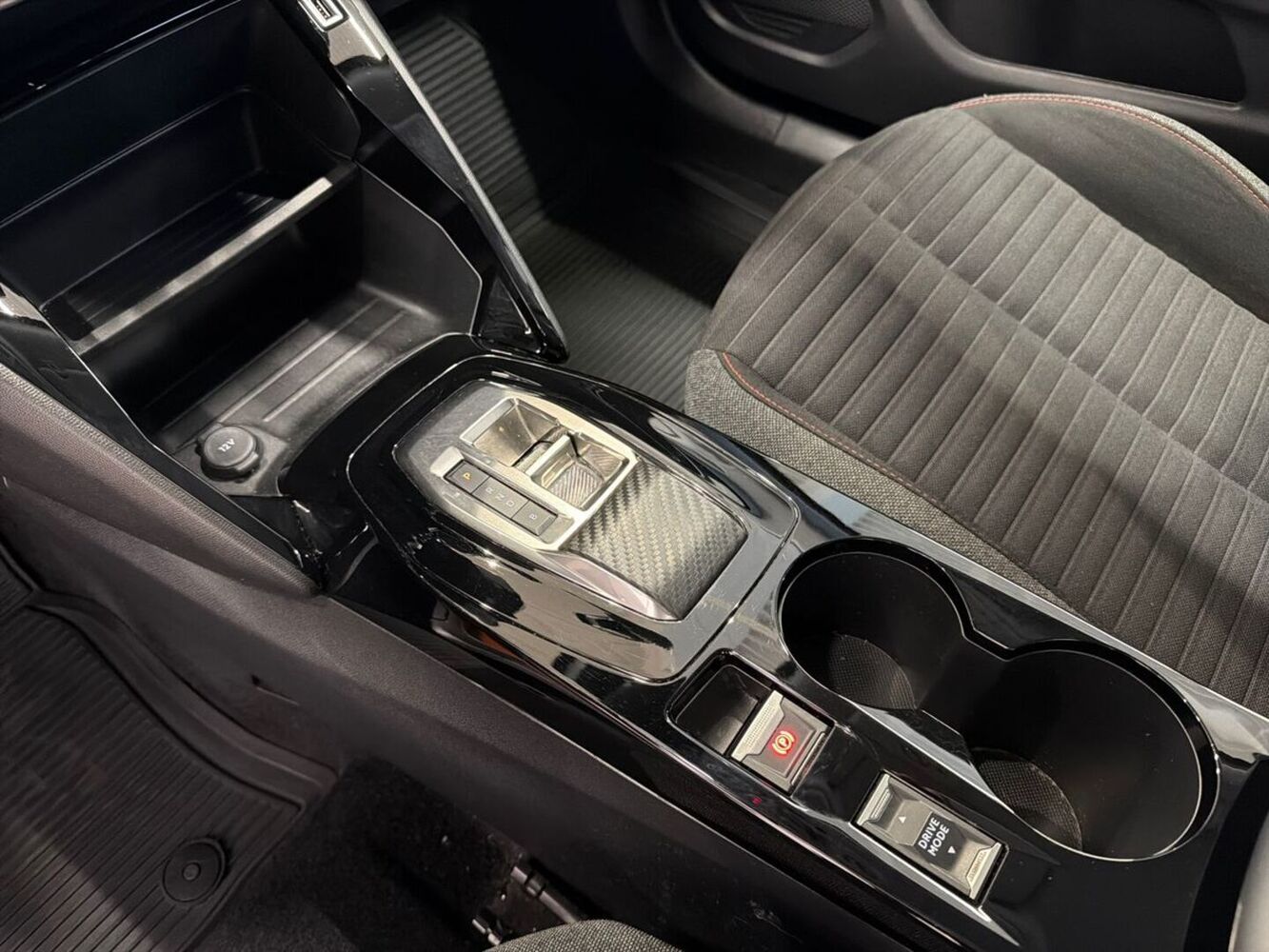 Peugeot e-2008 vaihtoauto