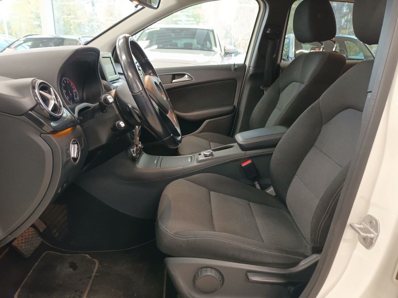 Mercedes-Benz B vaihtoauto