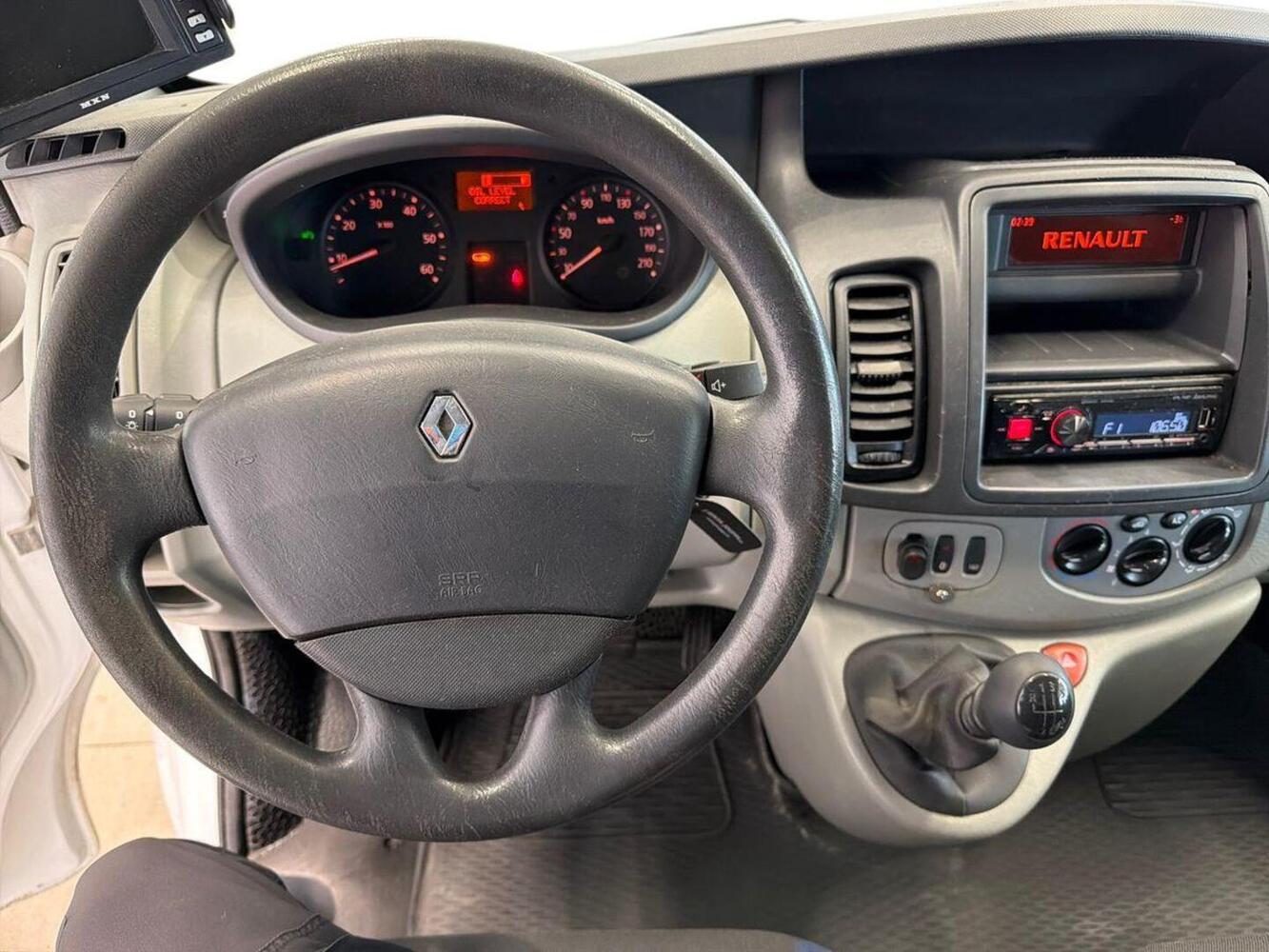 Renault Trafic vaihtoauto