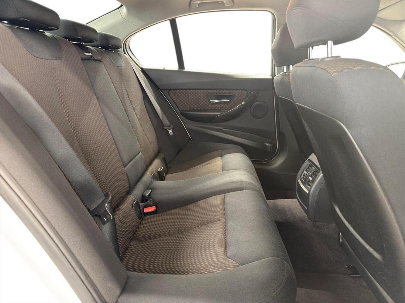 BMW 320 vaihtoauto