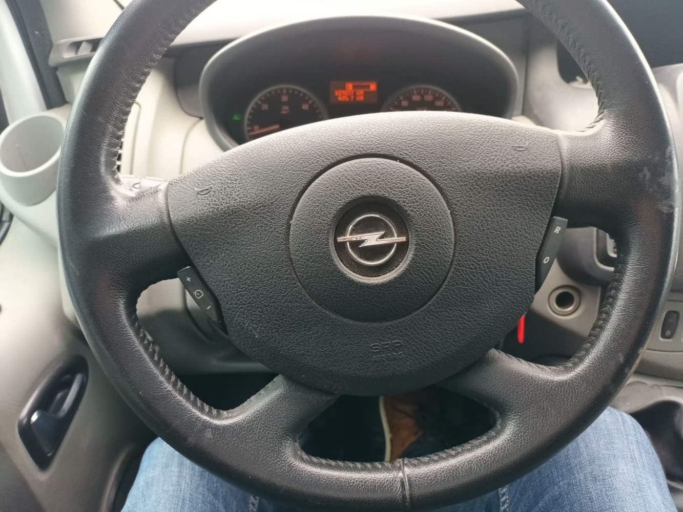 Opel Vivaro vaihtoauto