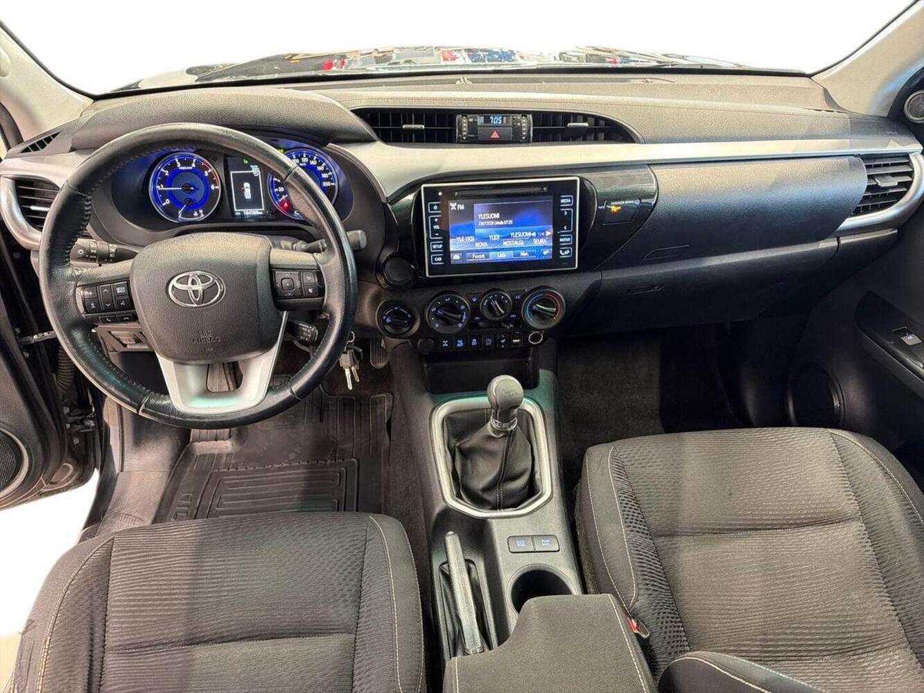 Toyota Hilux vaihtoauto