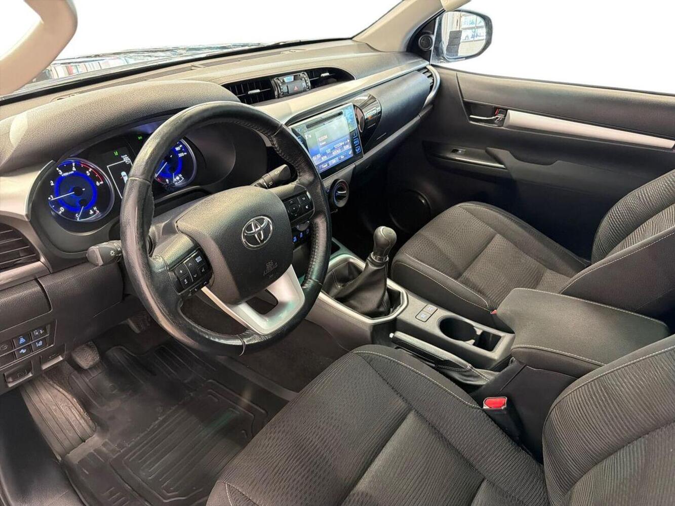 Toyota Hilux vaihtoauto