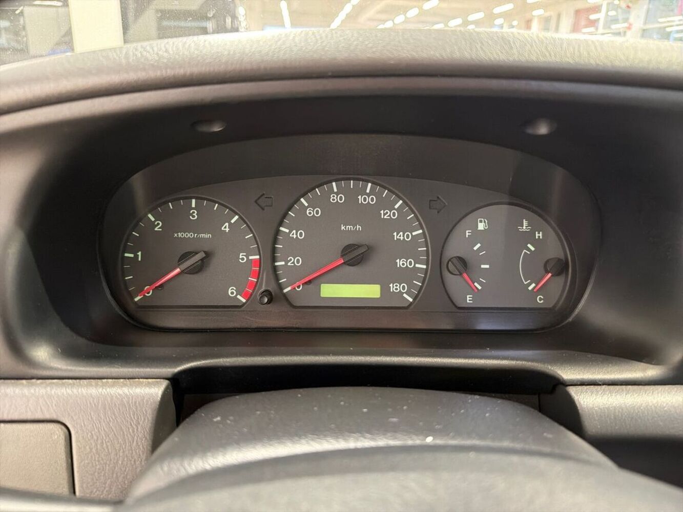 Mazda B2500 vaihtoauto