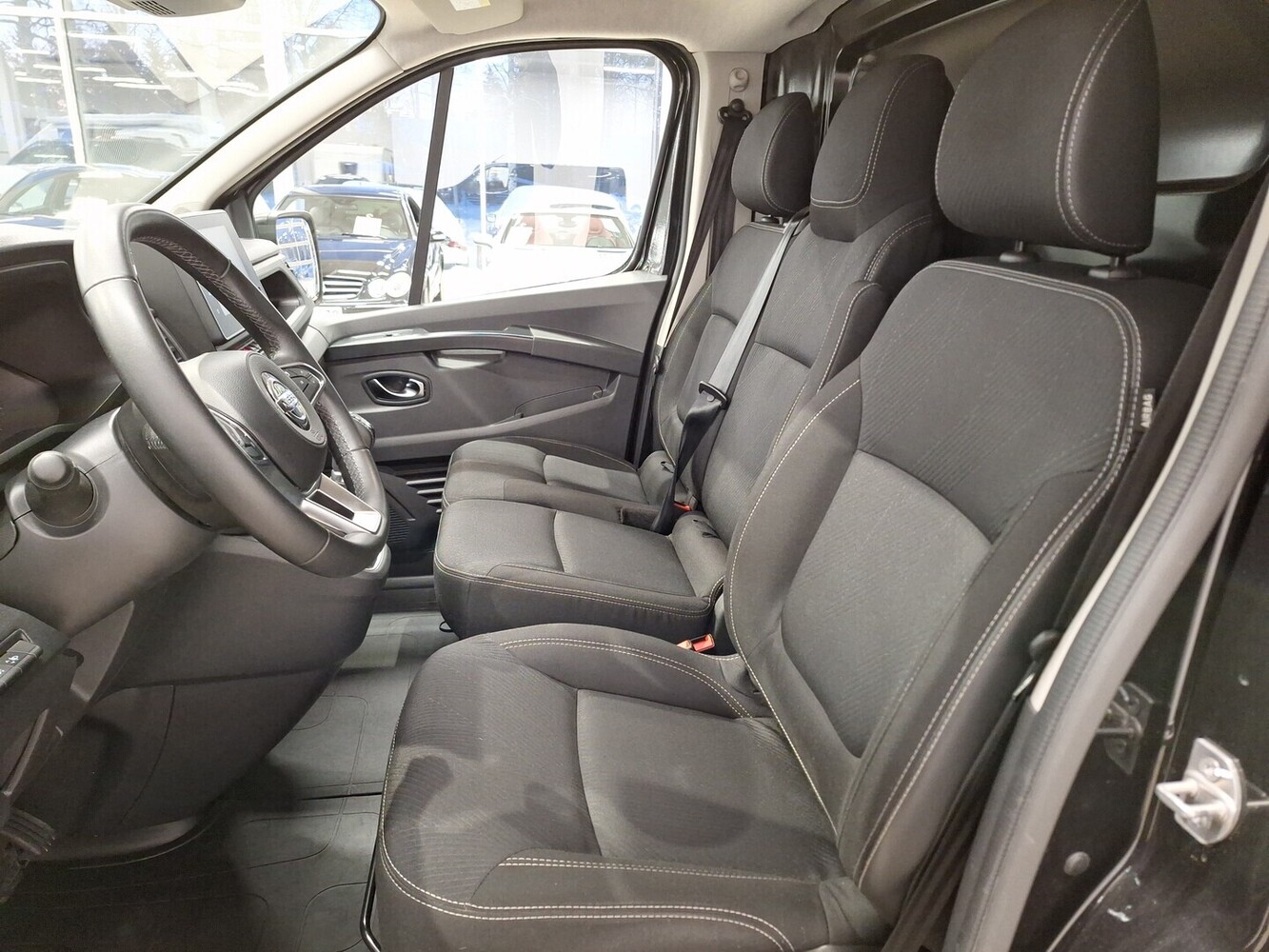 Nissan Primastar vaihtoauto