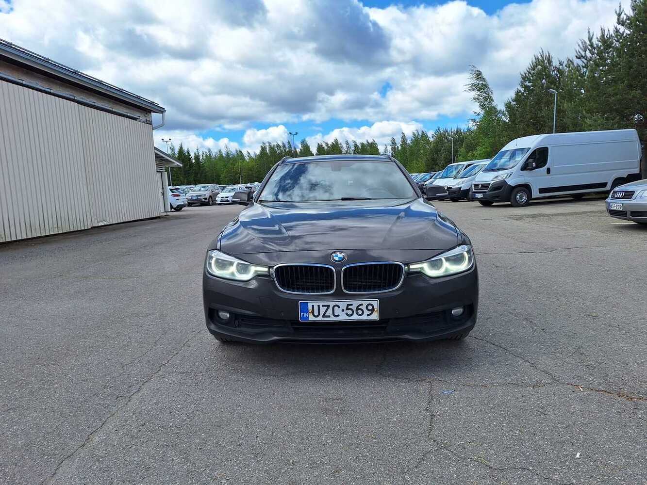 BMW 320 vaihtoauto